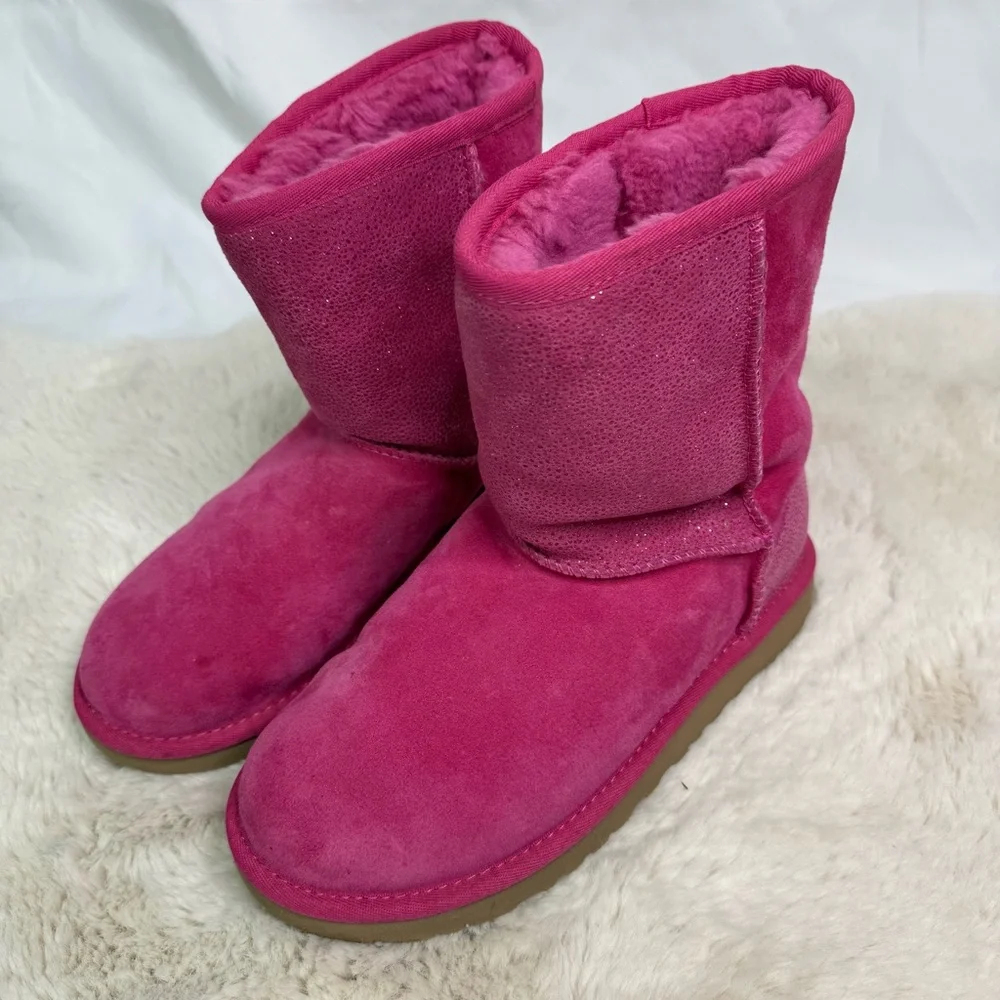 UGG Pink Big‎ Girls Classic Short Serein Glitter Boots Size4